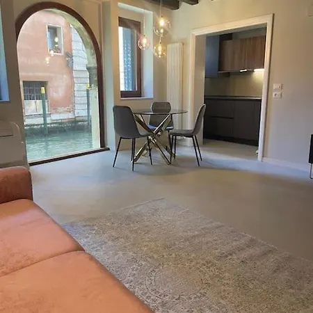 Apartment Ca' Amaltea Canal View